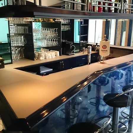 Hotel Alexander Olsztyn Bagian luar foto